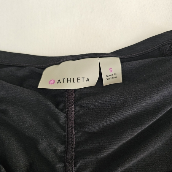 Athleta Pacifica Rashguard - Picture 3 of 4